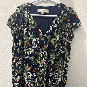 V-neck Floral tee